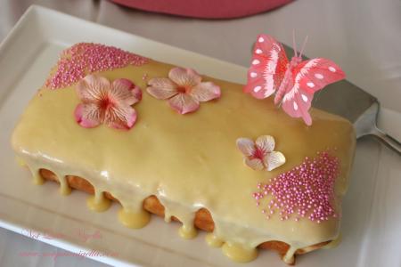 Sour cream pound cake