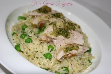 Risoni with chicken, pesto and peas