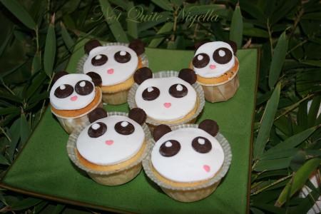 Panda Vanilla, green tea and sesame cupcakes