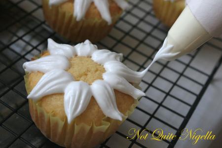 Daisy Lemon cupcakes