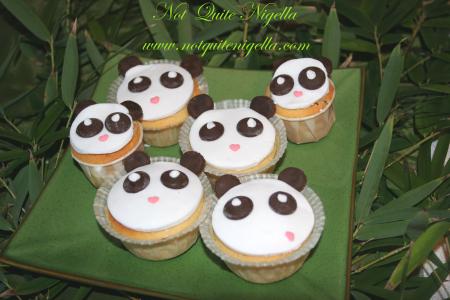 Panda Vanilla, Sesame & Green Tea cupcakes wallpaper