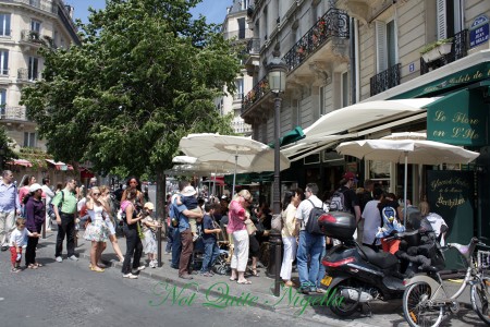 Berthillon Ile St Louis Paris queue