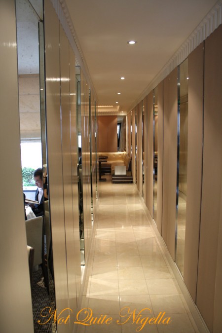 gordon_ramsay_rhr_hallway Gordon Rams hallway