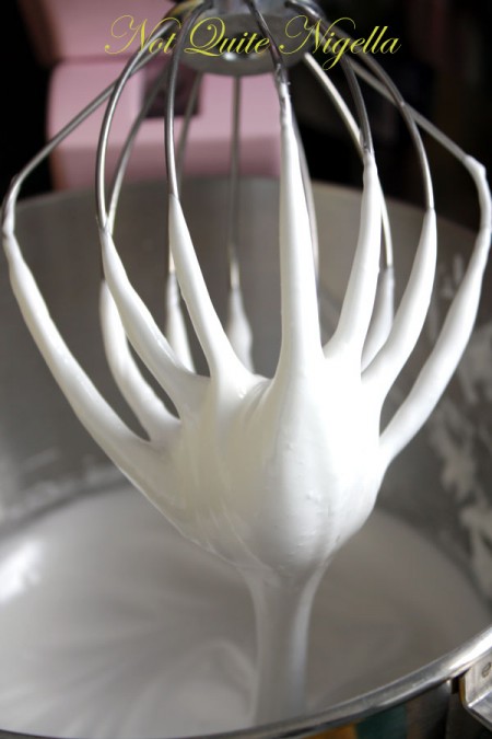 a-pavlova_egg_white