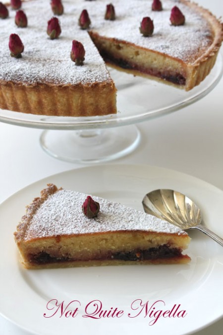 http://images.notquitenigella.com/wp-content/uploads/2009/06/a-bakewelltart5-450x675.jpg