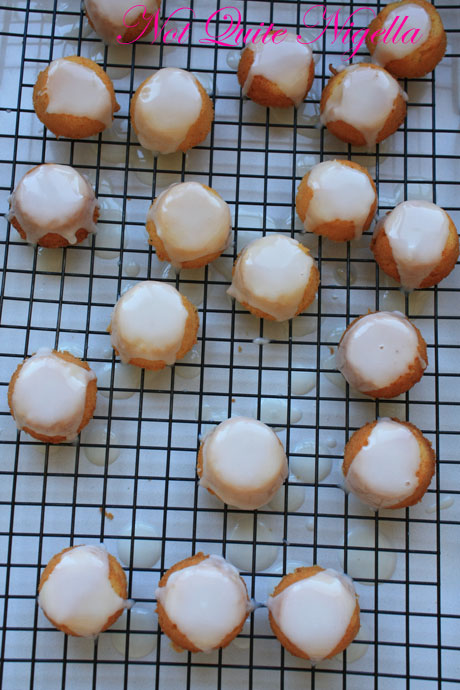 icing cakes icing cakes