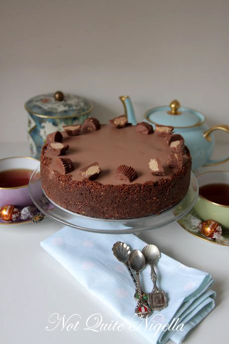 peanut butter cup cheesecake