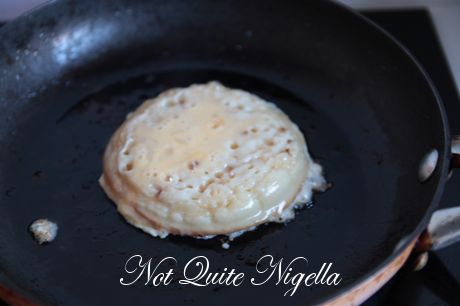 eggy crumpets bacon