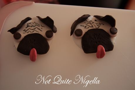 puppy dog pug french bulldog poodle cupcakes