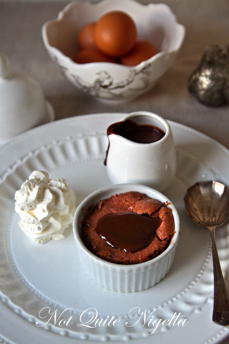 melting nutella cake