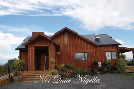waitomo kamahi cottage new zealand