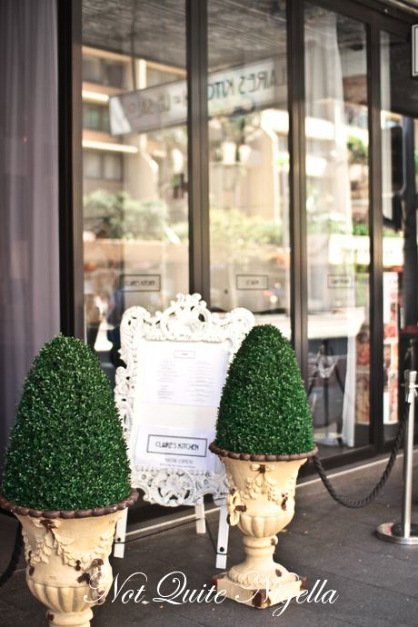 claires kitchen le salon