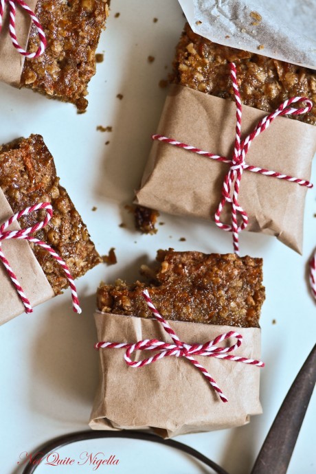 carrot cake muesli bars