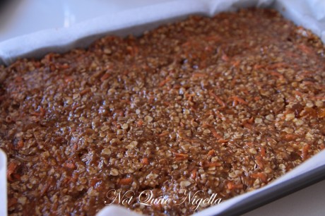 carrot cake muesli bars