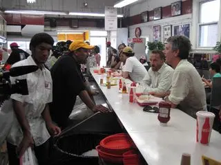 Anthony Bourdain Interview: Girls, Bloggers & How He Would Like To Die