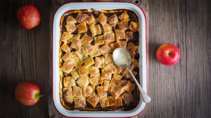 Image: DIVINE & EASY Apple Pandowdy!