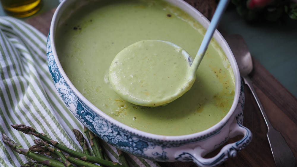 Asparagus Soup - Creamy, Easy 20 Minute Recipe