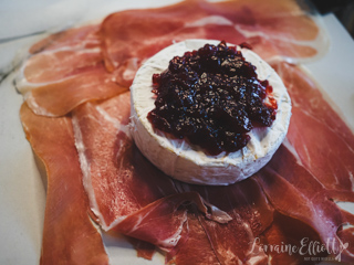 Baked Brie in Puff Pastry