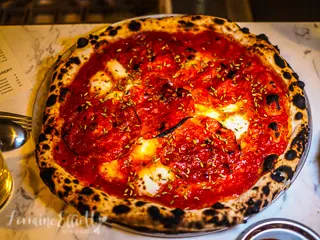 Bella Brutta, Newtown