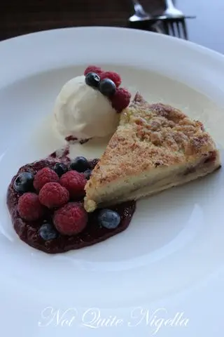 bitton gourmet, alexandria, review, rhubarb crumble