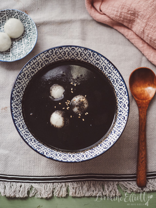 Black Sesame Soup With Mochi