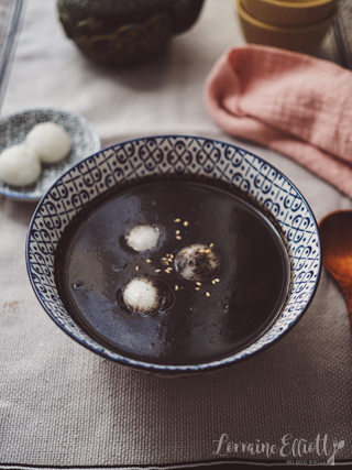 Black Sesame Soup With Mochi