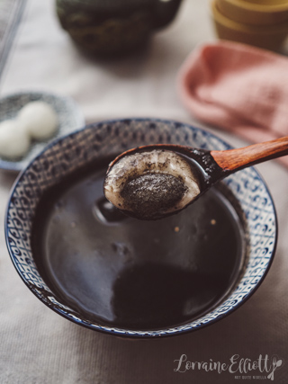 Black Sesame Soup With Mochi