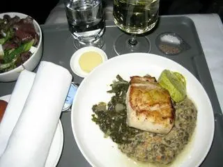 Carbon Debit's roving reportage on Airline food and lounges