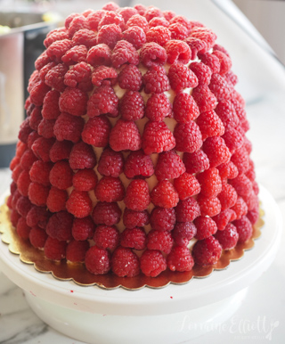 Dubai Chocolate Pandoro Christmas Cake