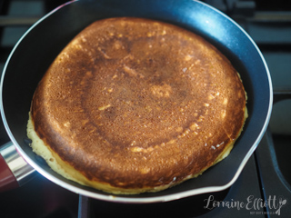 Fluffy Golden Diner Pancakes