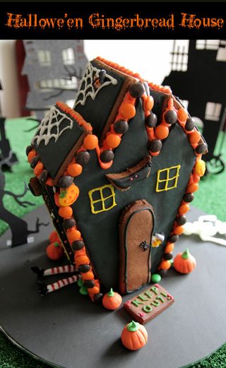 halloween gingerbread house