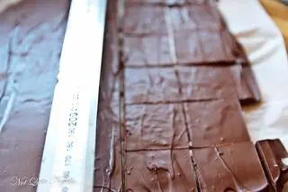 cutting-chocolates-2