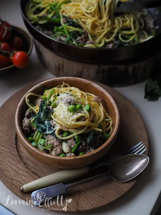 Italian Sausage, Spinach & Pea Spaghetti
