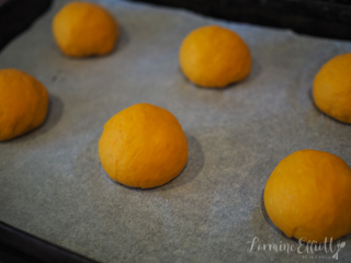 Korean Cream Cheese Garlic Bread 