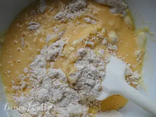 Mango Coconut Lamingtons