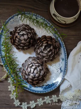 Pine Cone Cakes