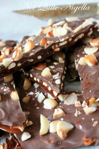 salted pretzel toffee 