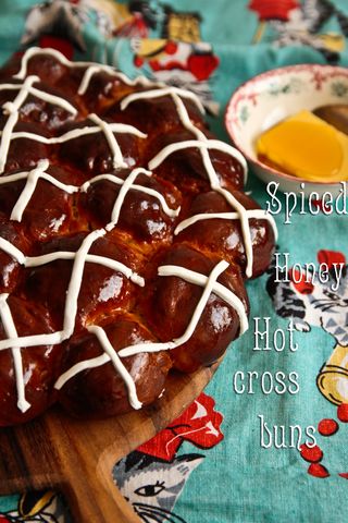 m-honey-hot-cross-buns-1-3