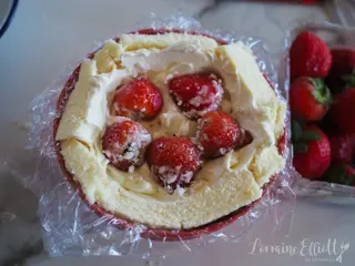 Strawberry Cake With Strawberries