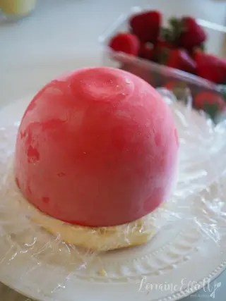 Strawberry Cake With Strawberries