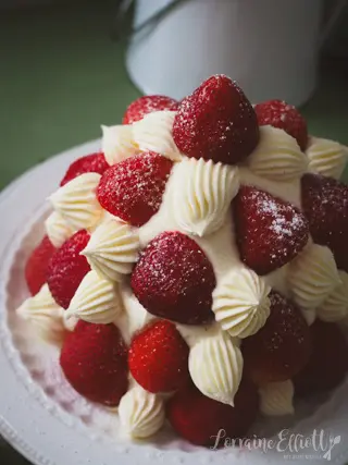 Strawberry Cake With Strawberries