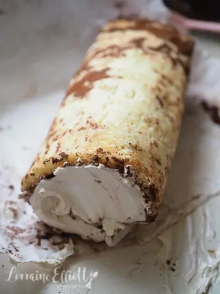 Tiramisu Yule Log