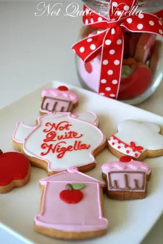 polka dot cookies